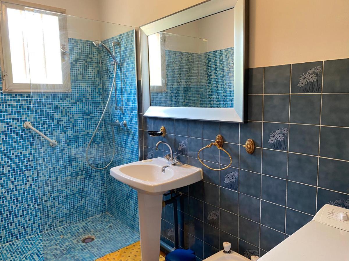 Casa Minnana Figari  Eksteriør bilde